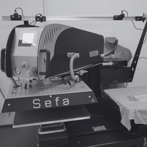 Presse à chaud pour marquage textile par transfert